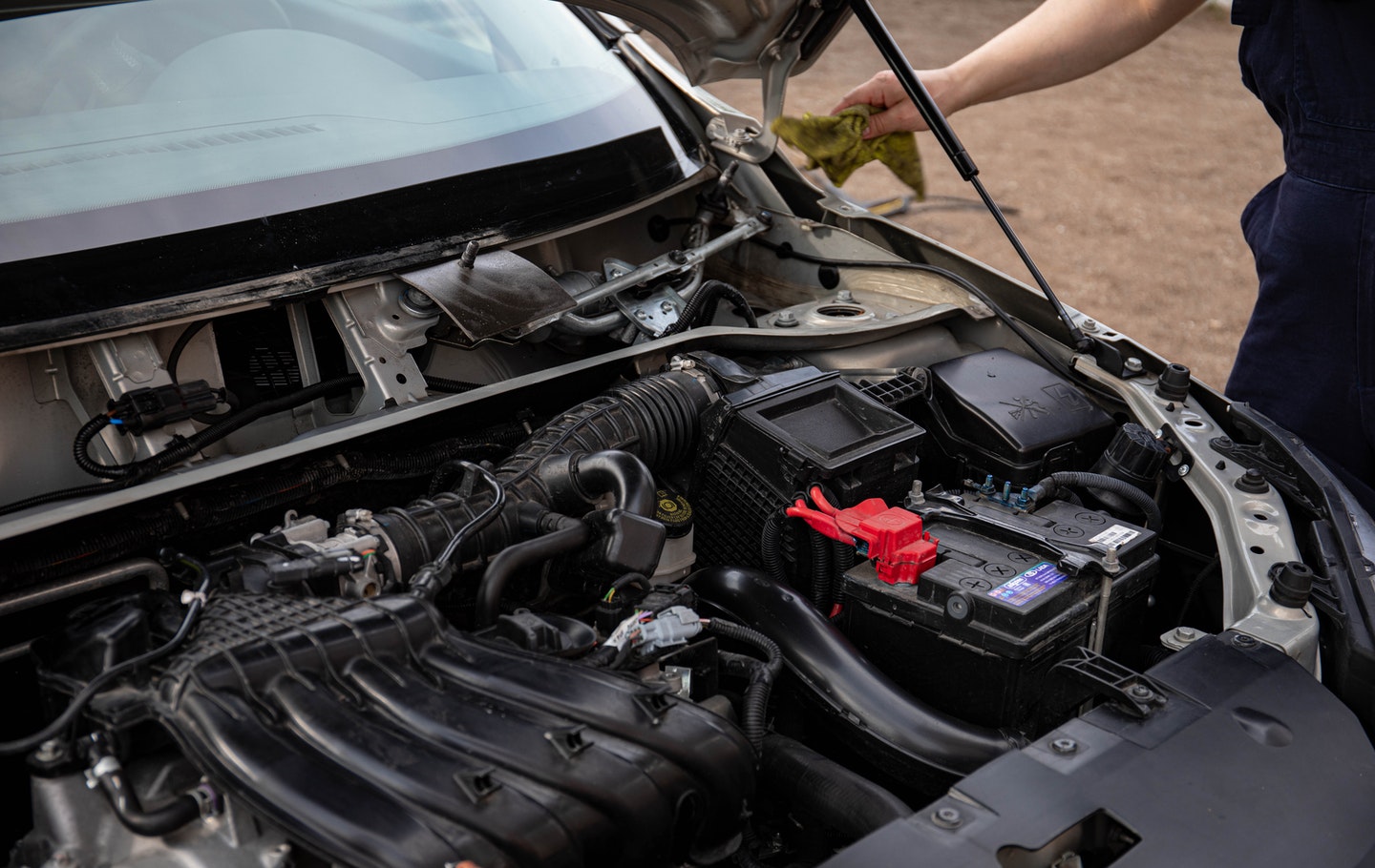 Five common signs that show your battery needs to be replaced